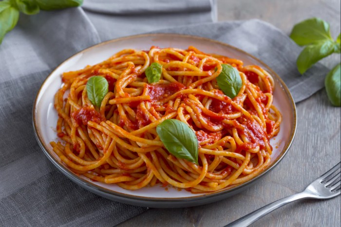 Italian pasta recipes with tomato sauce